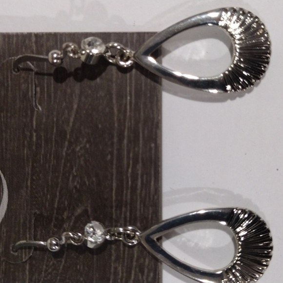 Dainty Silver-tone Crystal Teardrop Dangling Earrings - CUSP by Neiman Marcus - Picture 11 of 11